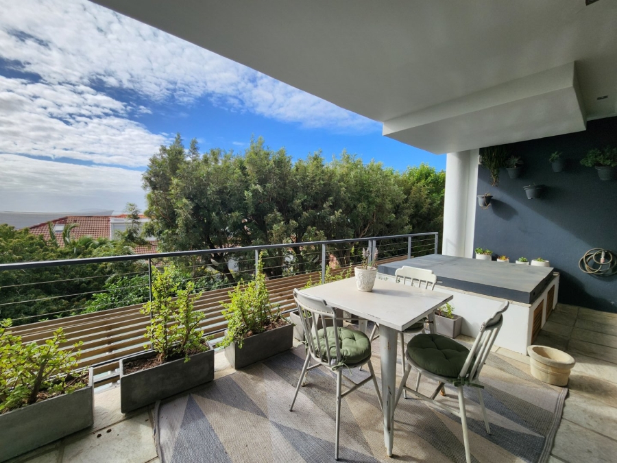 To Let 3 Bedroom Property for Rent in Green Point Western Cape